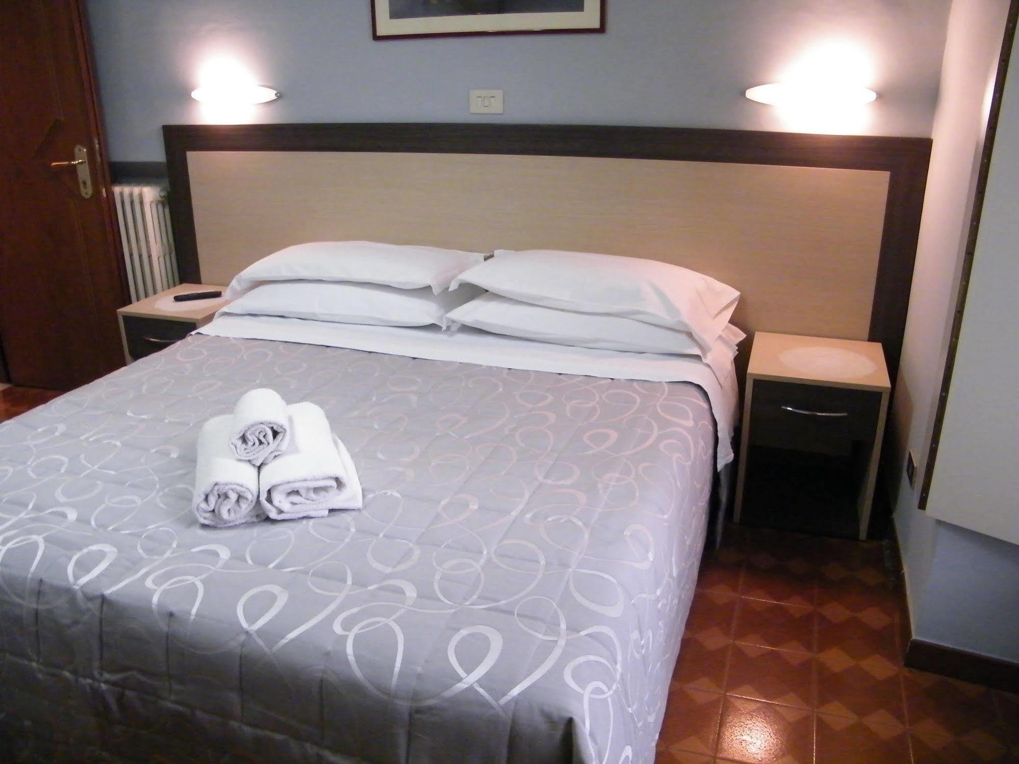 Hotel Alba Turijn Buitenkant foto